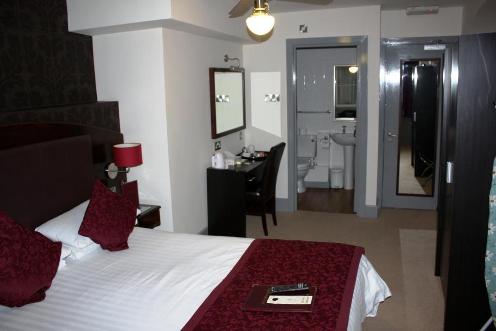 The Cathedral Hotel Salisbury Habitación foto
